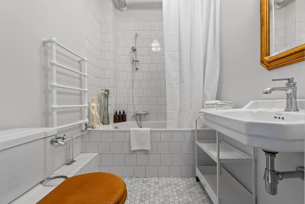 Rozana Apartament *